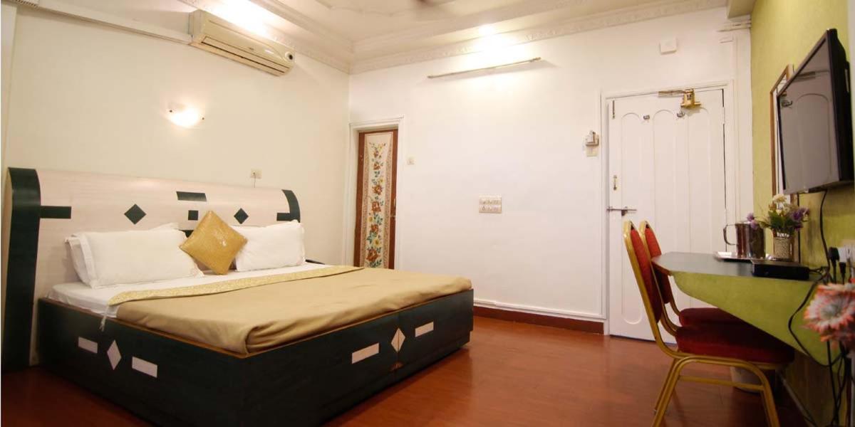 Hotel Tushar Pune Eksteriør billede