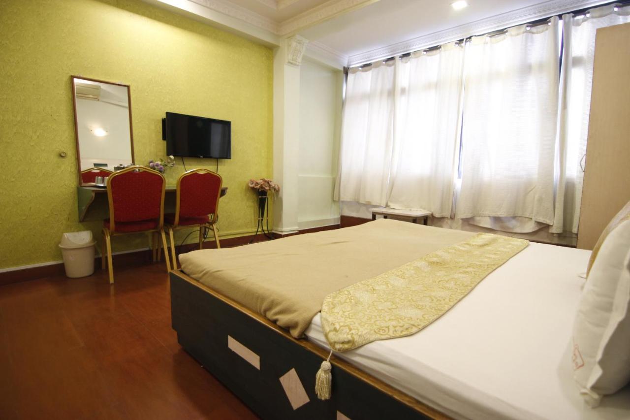 Hotel Tushar Pune Eksteriør billede